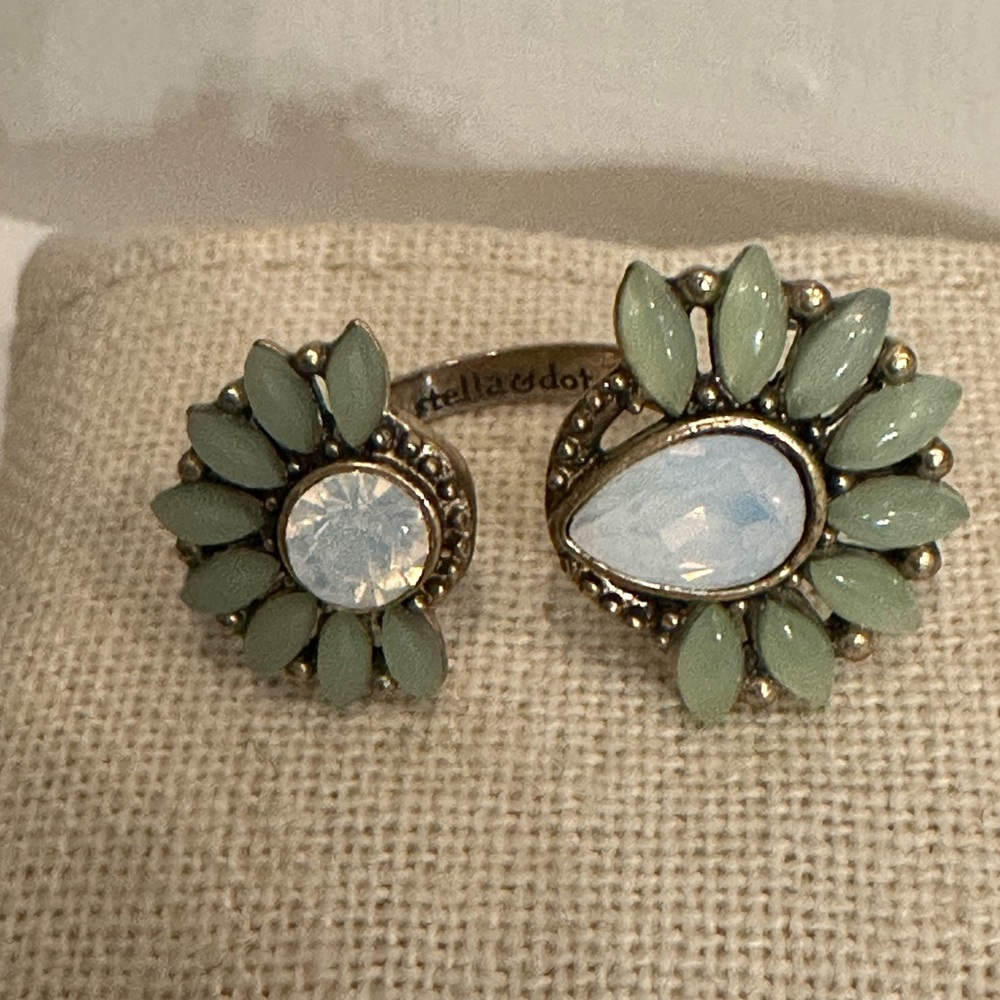 Stella & Dot adjustable ring